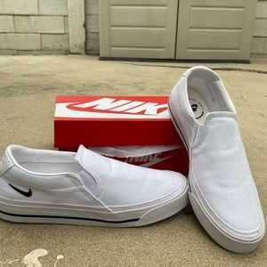 Woman’s Nike Court Legacy SLP brand new